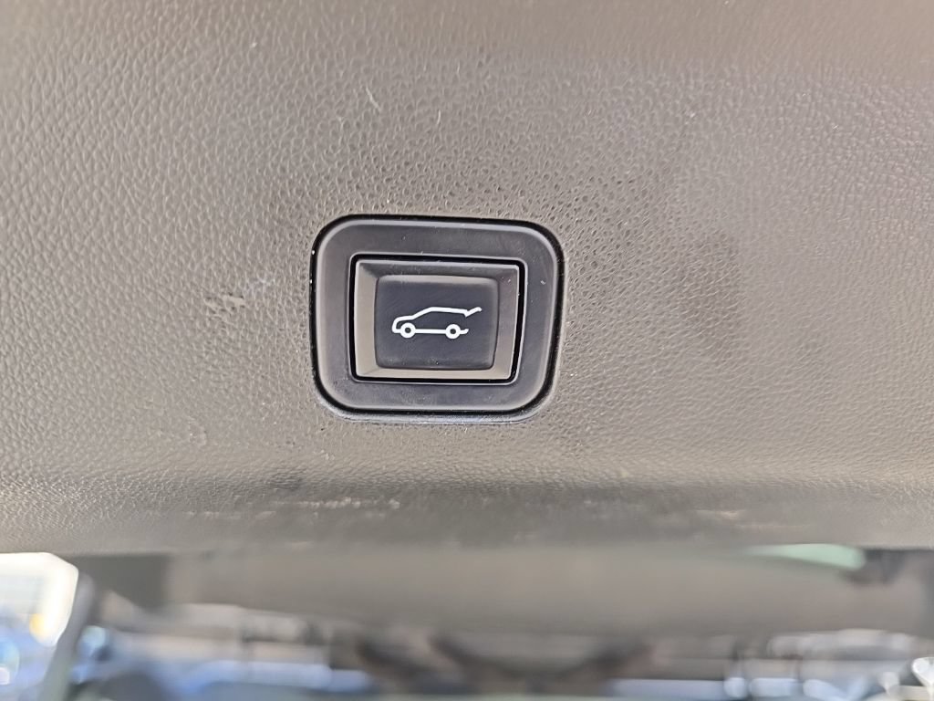 Used 2021 Chevrolet Suburban Z71 AWD/4WD image 6