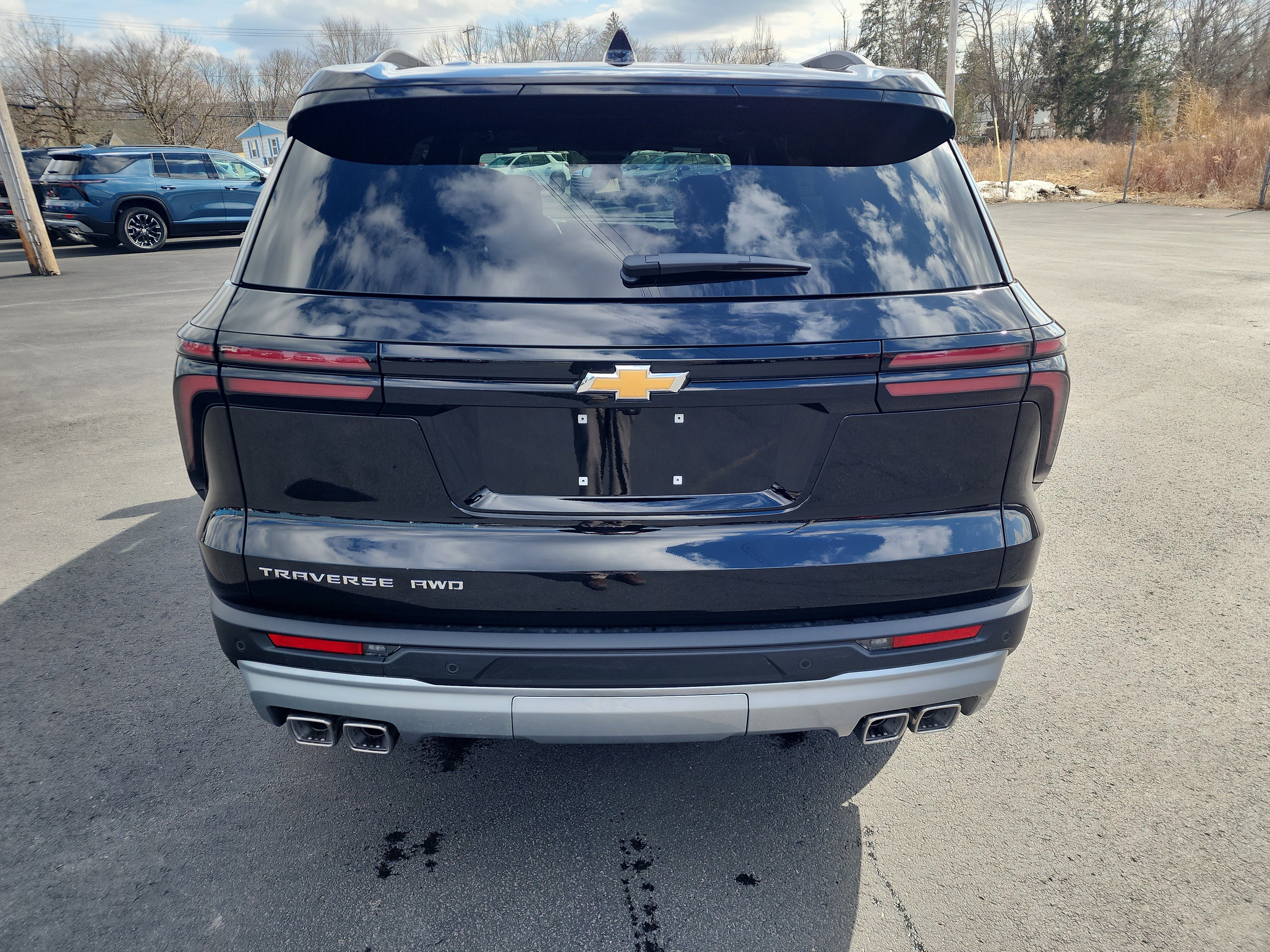 New 2026 Chevrolet Traverse LT w/ Sun and Wheel Package AWD/4WD image 7