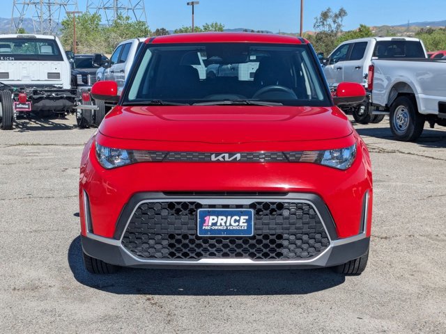 Used 2023 Kia Soul LX image 2