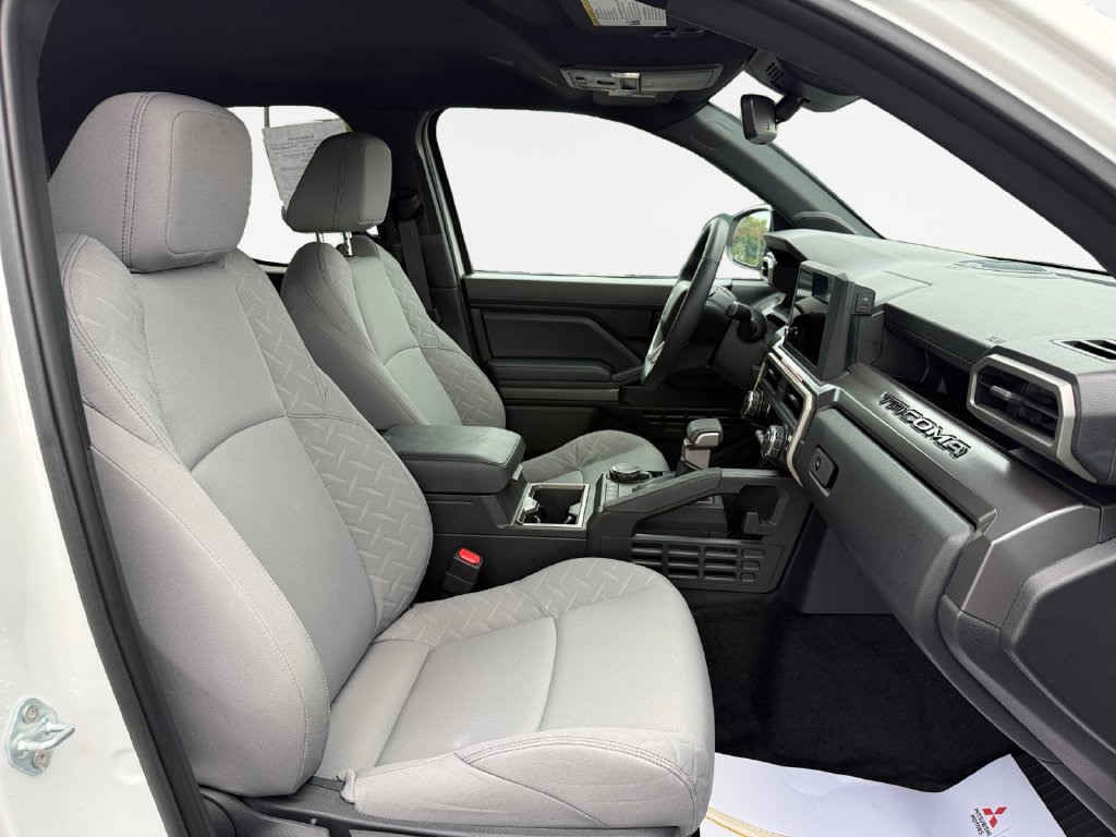 Used 2024 Toyota Tacoma SR5 AWD/4WD image 26