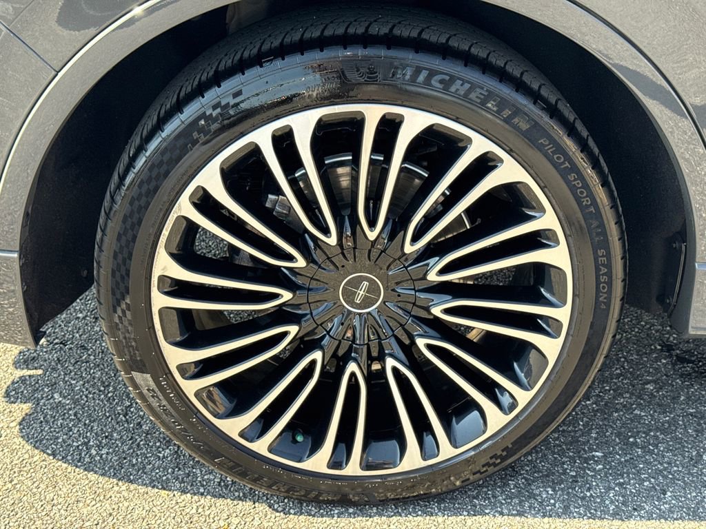 Used 2020 Lincoln Aviator Black Label w/ Dynamic Handling Package image 17
