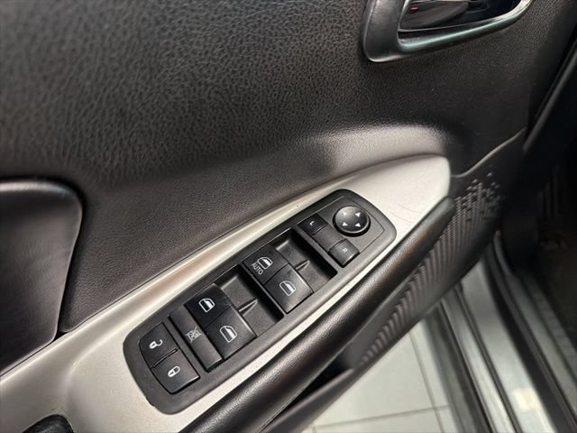 Used 2019 Dodge Journey SE FWD image 9