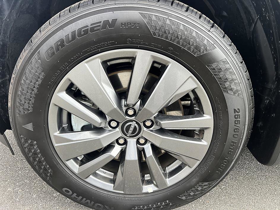 Certified 2025 Nissan Pathfinder SV image 9