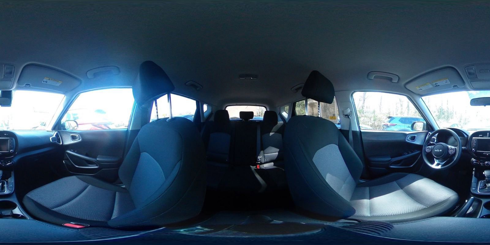 Used 2025 Kia Soul LX w/ LX Technology Package image 40