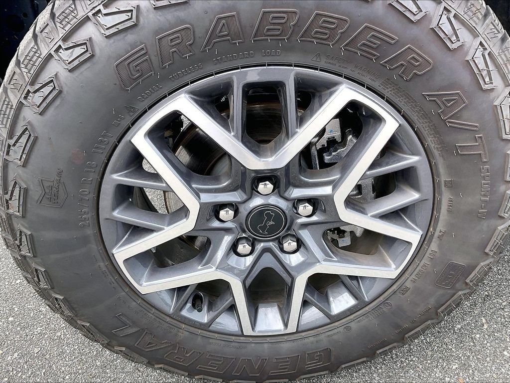 Used 2025 Jeep Wrangler Unlimited Sahara AWD/4WD image 7