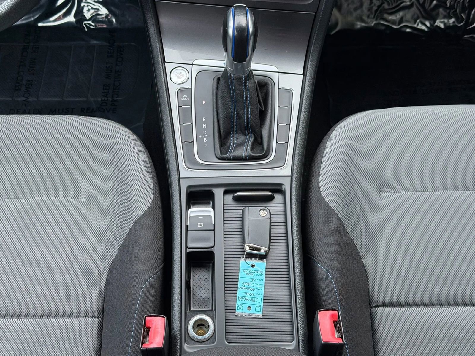 Used 2016 Volkswagen e-Golf SE image 25