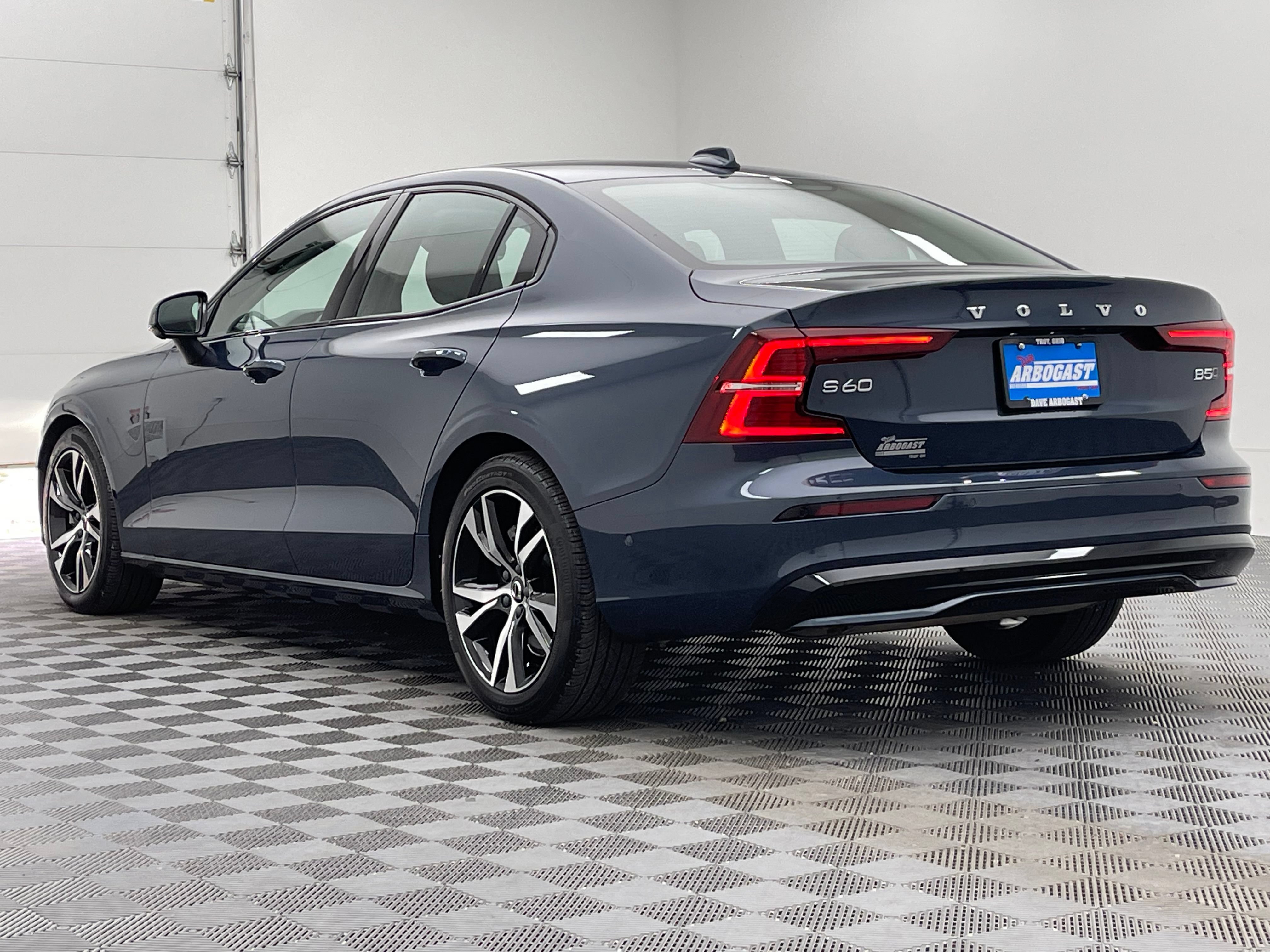 Used 2024 Volvo S60 B5 Plus AWD/4WD image 11