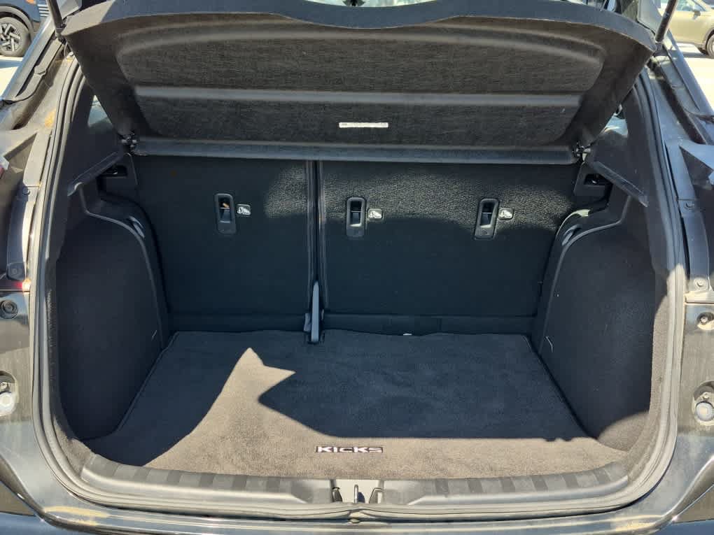 Used 2023 Nissan Kicks SR w/ SR Premium Package FWD image 18