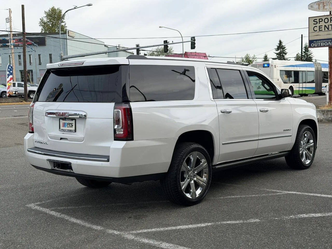 Used 2019 GMC Yukon XL Denali w/ Open Road Package AWD/4WD image 6