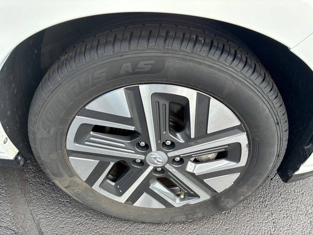Used 2023 Hyundai Kona SEL FWD image 9