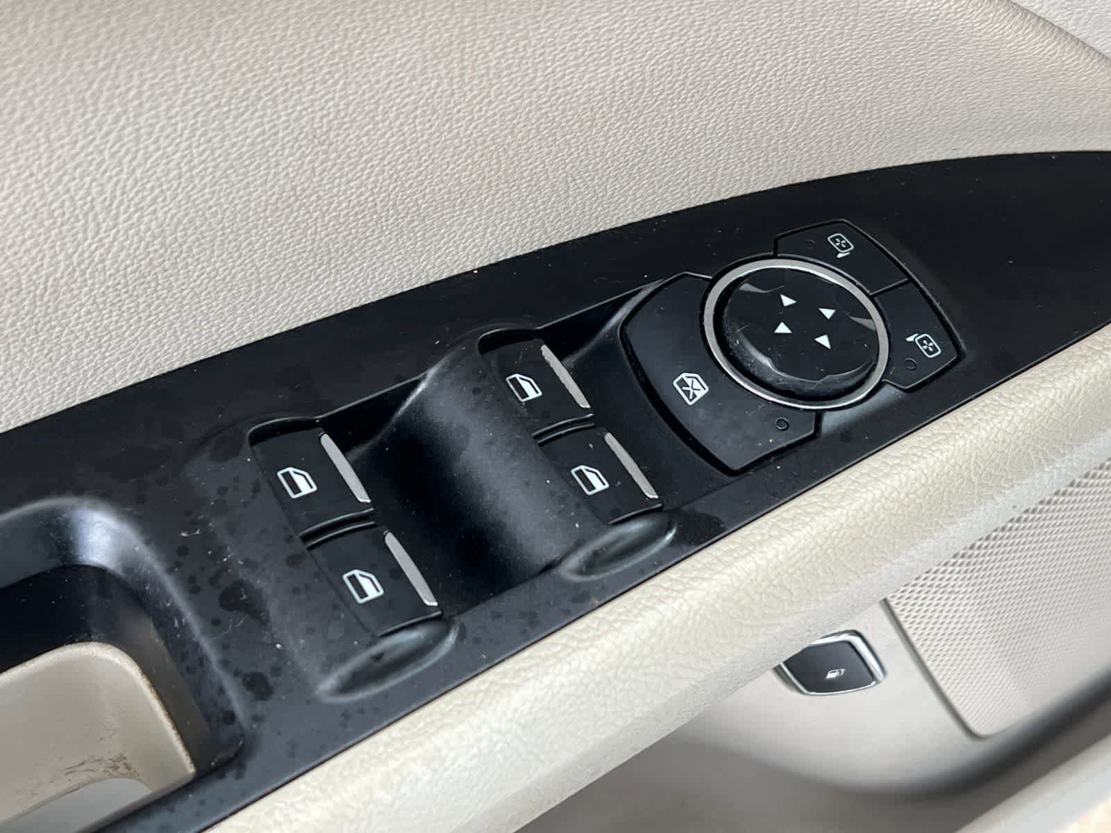 Used 2017 Ford Fusion Energi SE FWD image 14