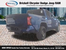 Used 2025 Toyota Tacoma SR5 AWD/4WD image 16