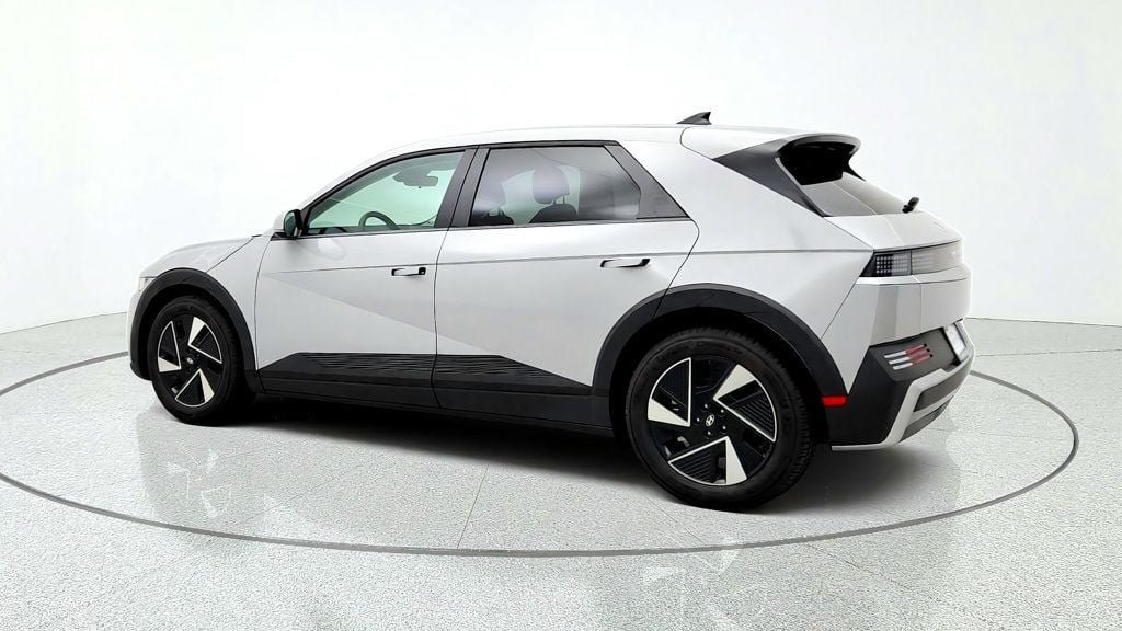 Used 2025 Hyundai Ioniq 5 SE RWD image 7