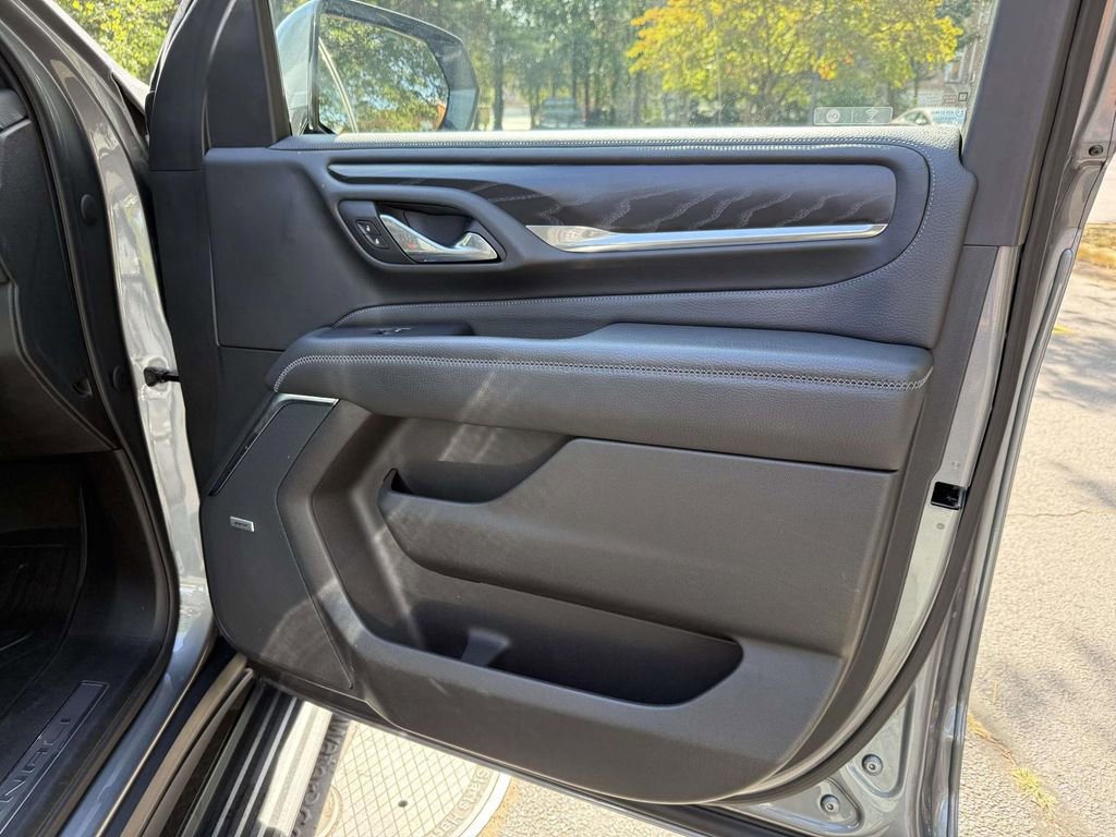 Used 2021 GMC Yukon Denali w/ Denali Premium Package image 16