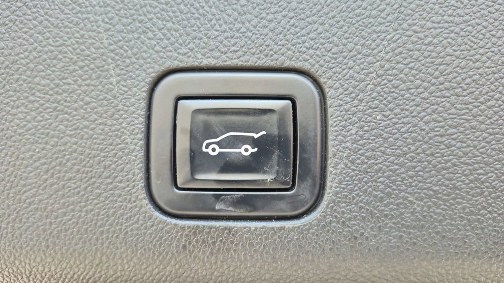 Used 2022 GMC Yukon Denali image 15