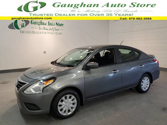 Used 2016 Nissan Versa SV w/ SV Tech Package FWD image 1