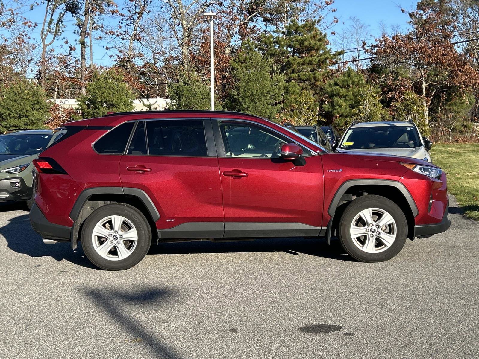 Used 2021 Toyota RAV4 XLE w/ Convenience Package image 2