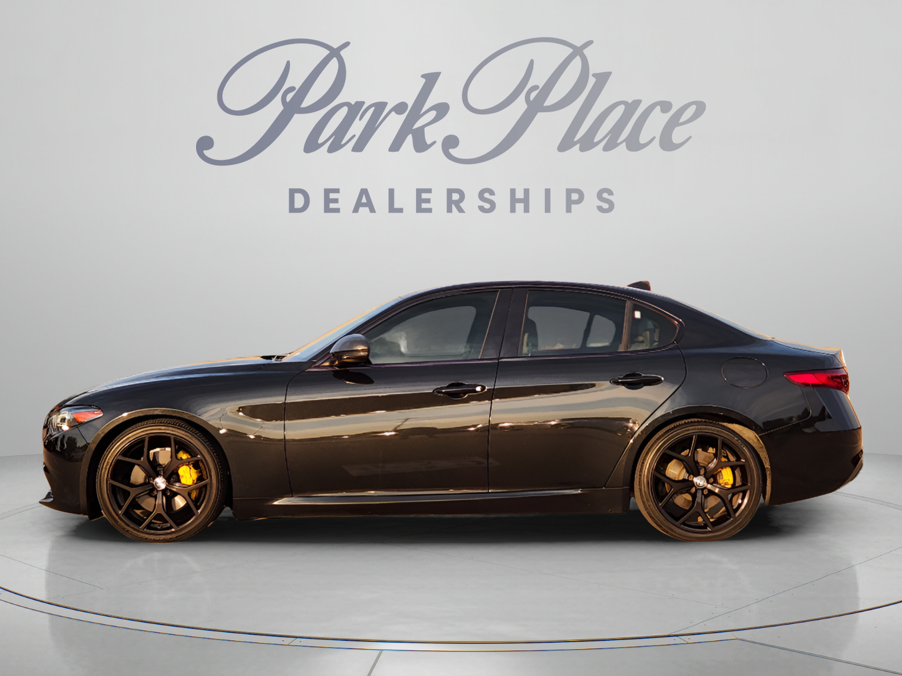 Used 2019 Alfa Romeo Giulia w/ Nero Edizione RWD image 2