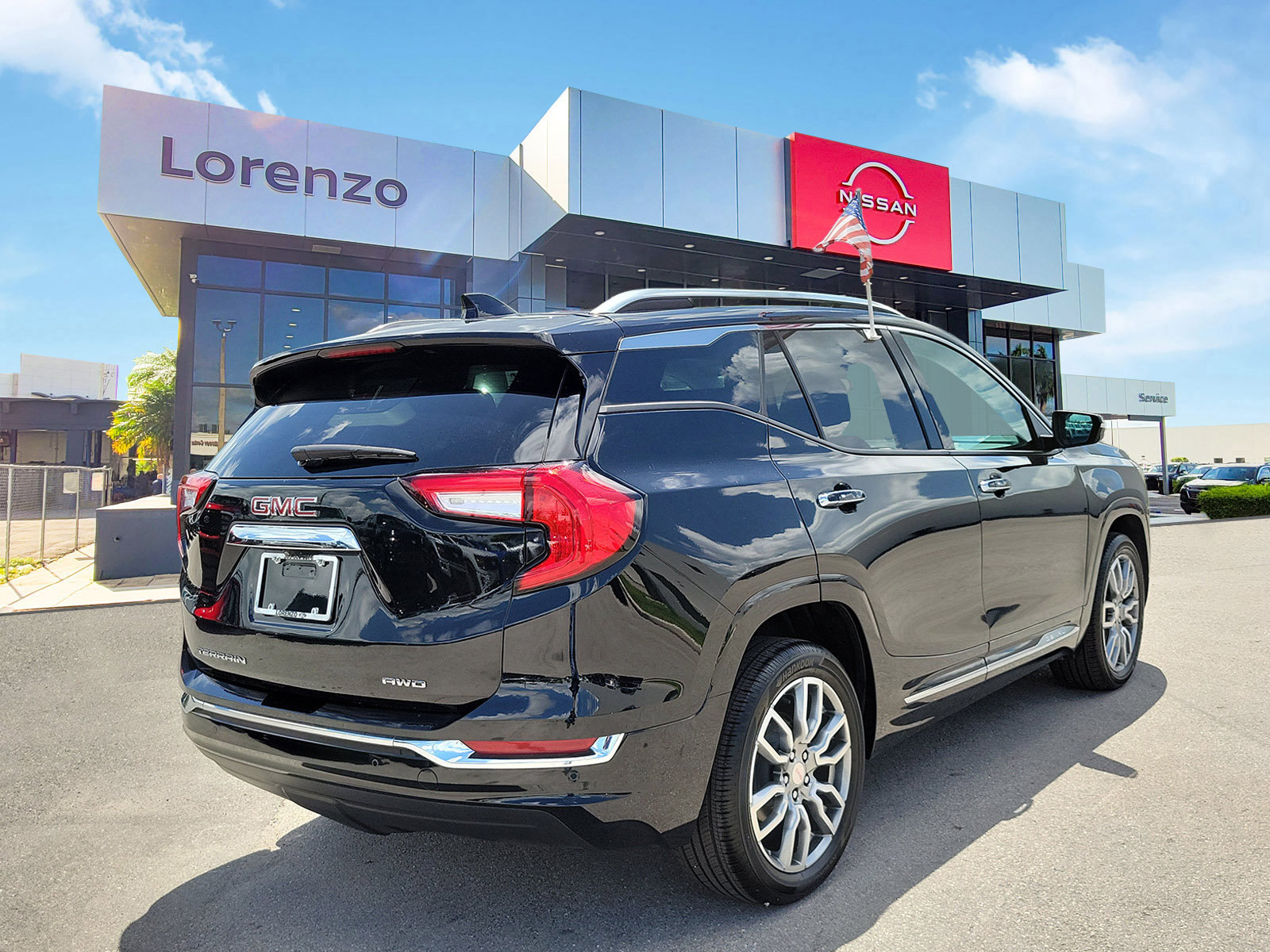 Used 2024 GMC Terrain Denali w/ Denali Premium Package AWD/4WD image 5