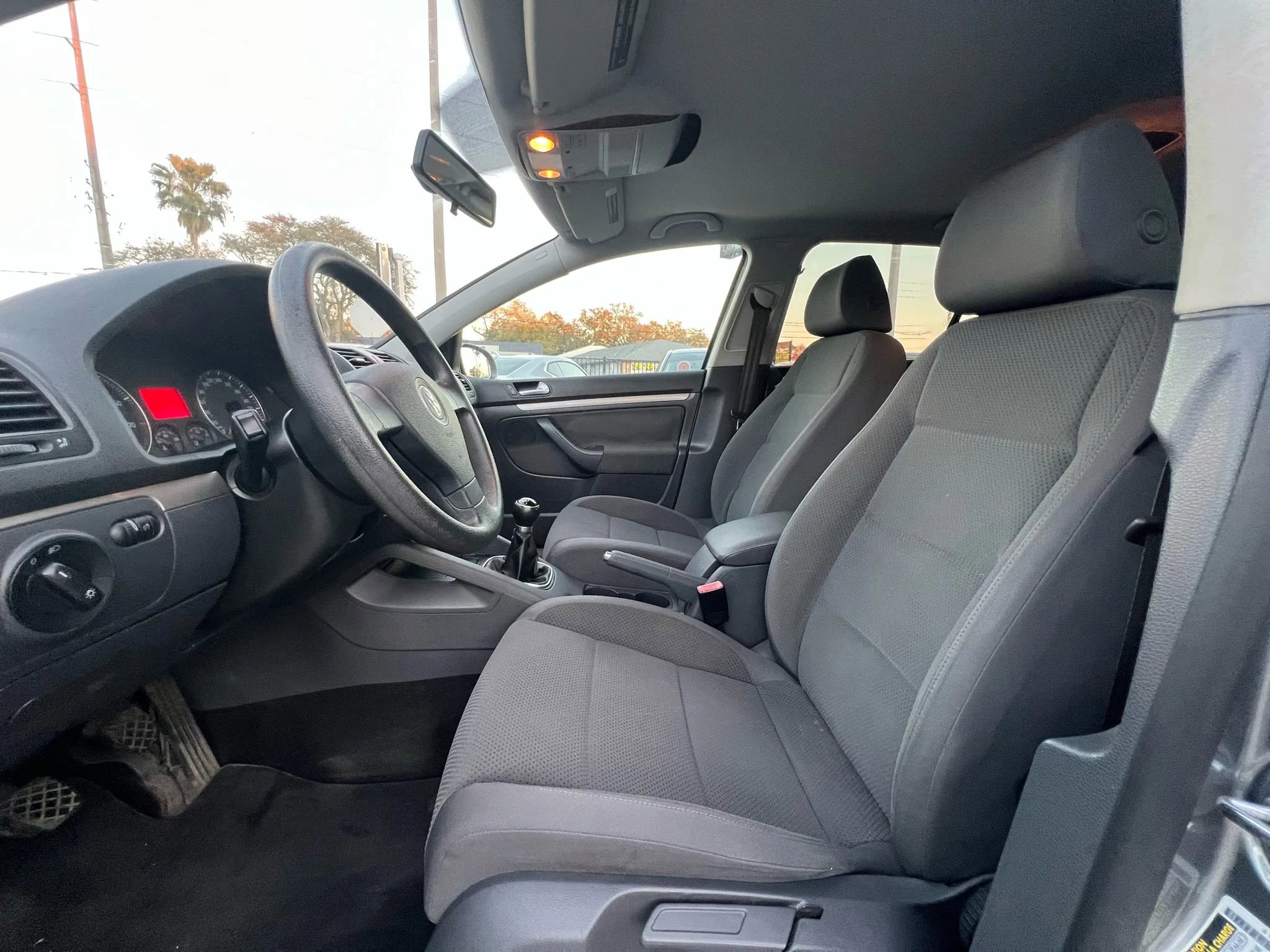 Used 2008 Volkswagen Rabbit 4-Door image 11