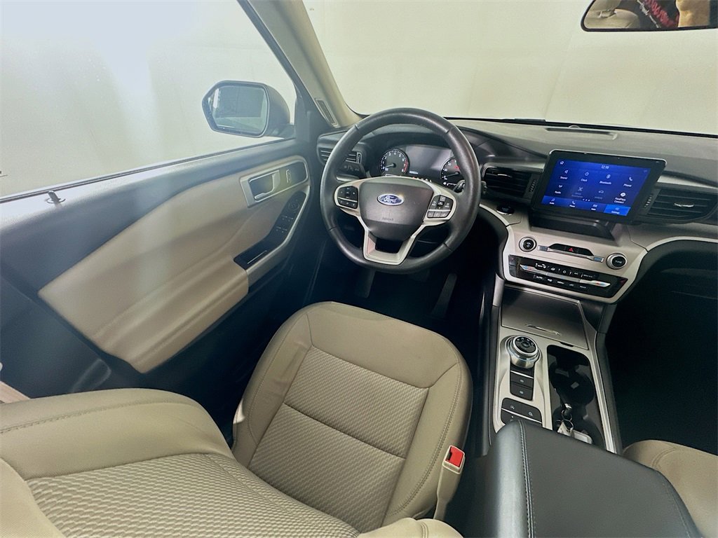 Used 2023 Ford Explorer XLT image 9