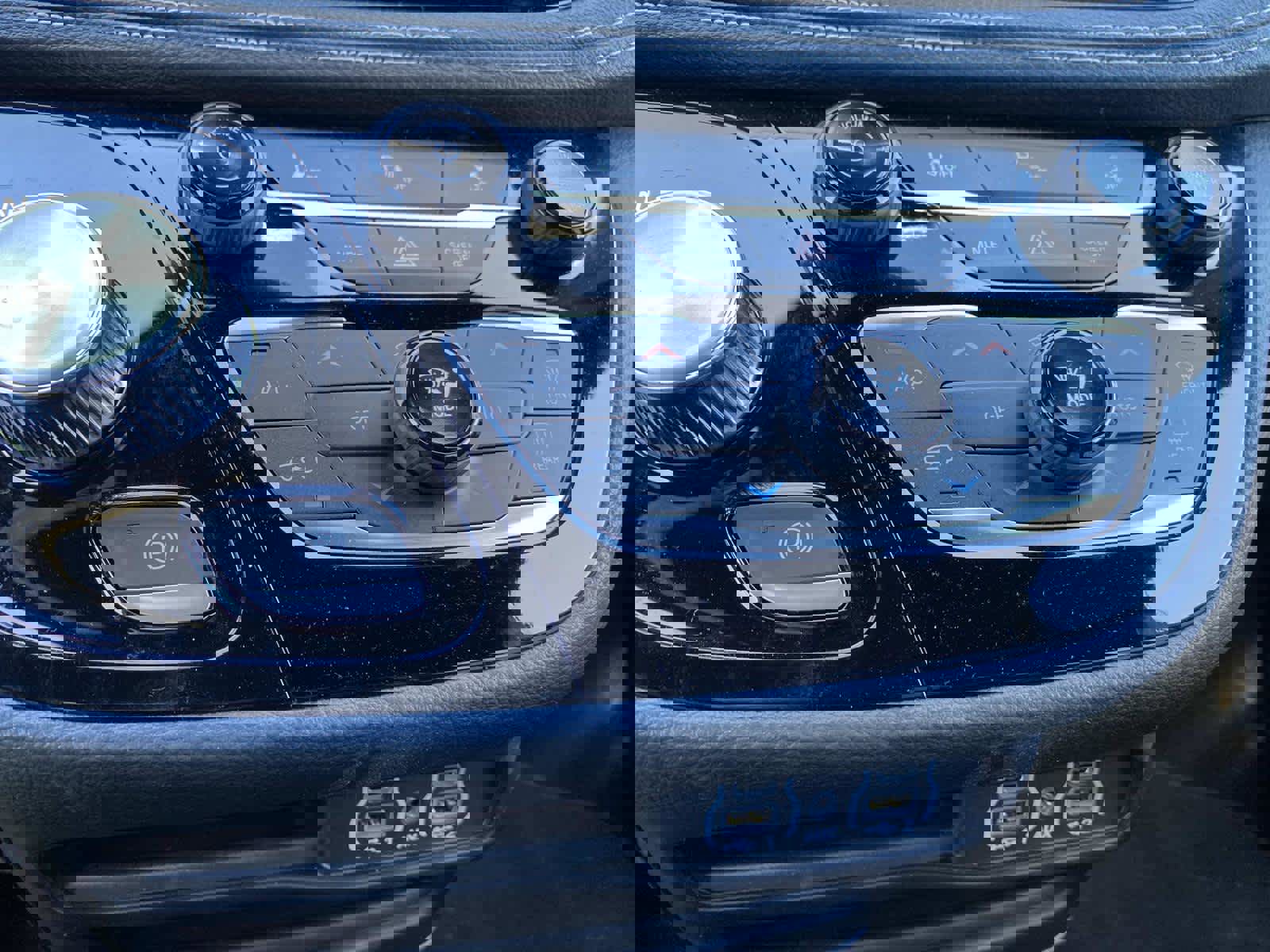 New 2023 Chrysler Pacifica Touring-L w/ S Appearance Package image 12