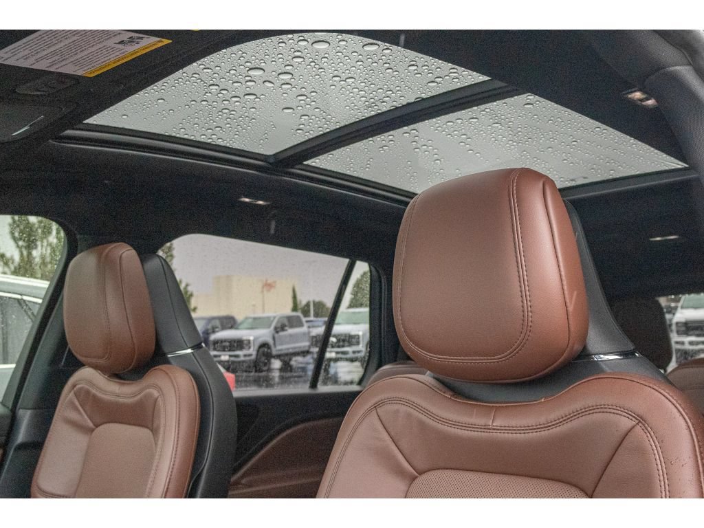Used 2025 Lincoln Aviator Reserve w/ Equipment Group 201A AWD/4WD image 19