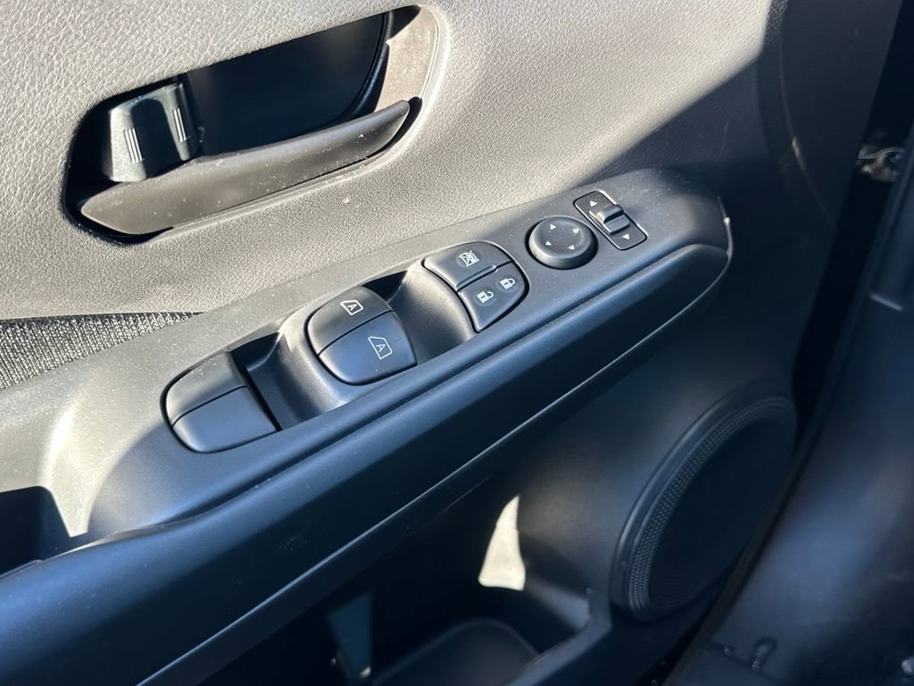 New 2025 Nissan Kicks Play S image 12