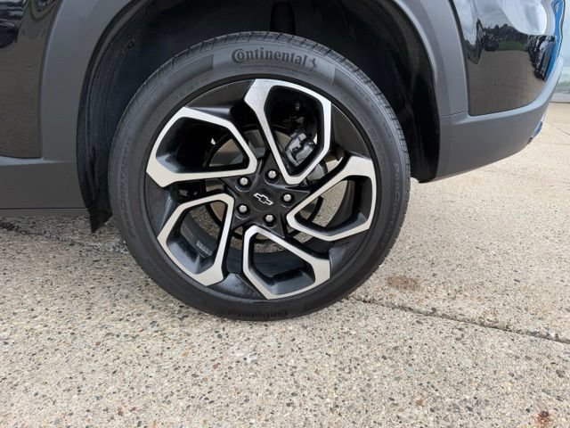 Used 2024 Chevrolet Trax RS w/ Sunroof Package FWD image 11