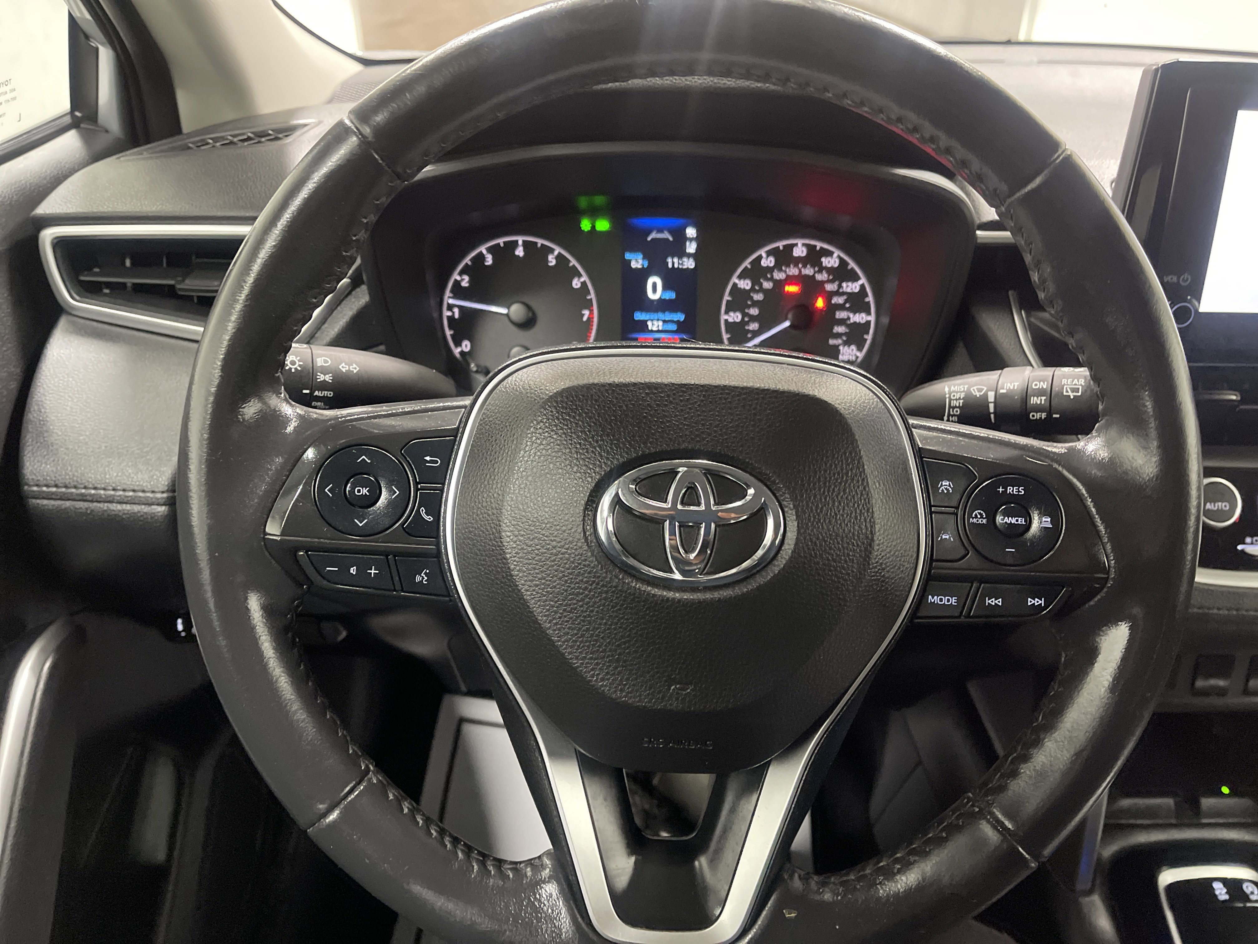 Used 2024 Toyota Corolla Cross LE image 30
