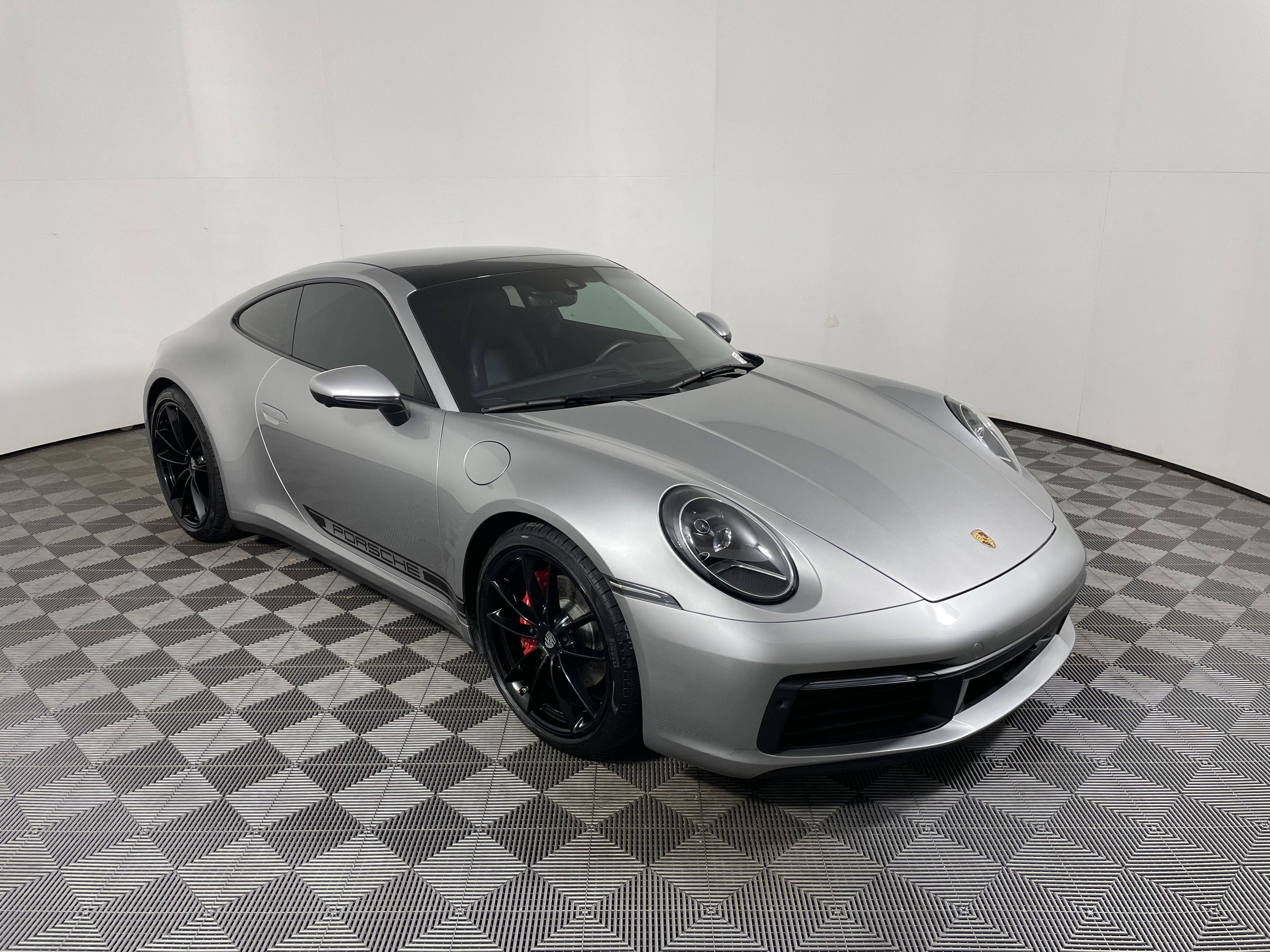 Certified 2024 Porsche 911 Carrera w/ Premium Package image 9
