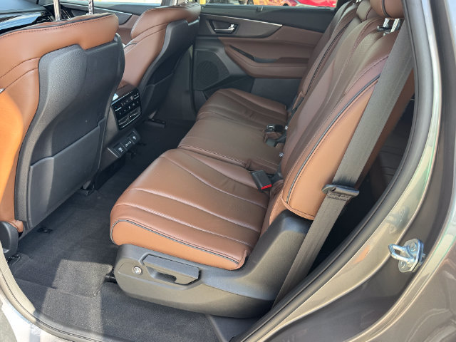 Used 2023 Acura MDX w/ Advance Package AWD/4WD image 17