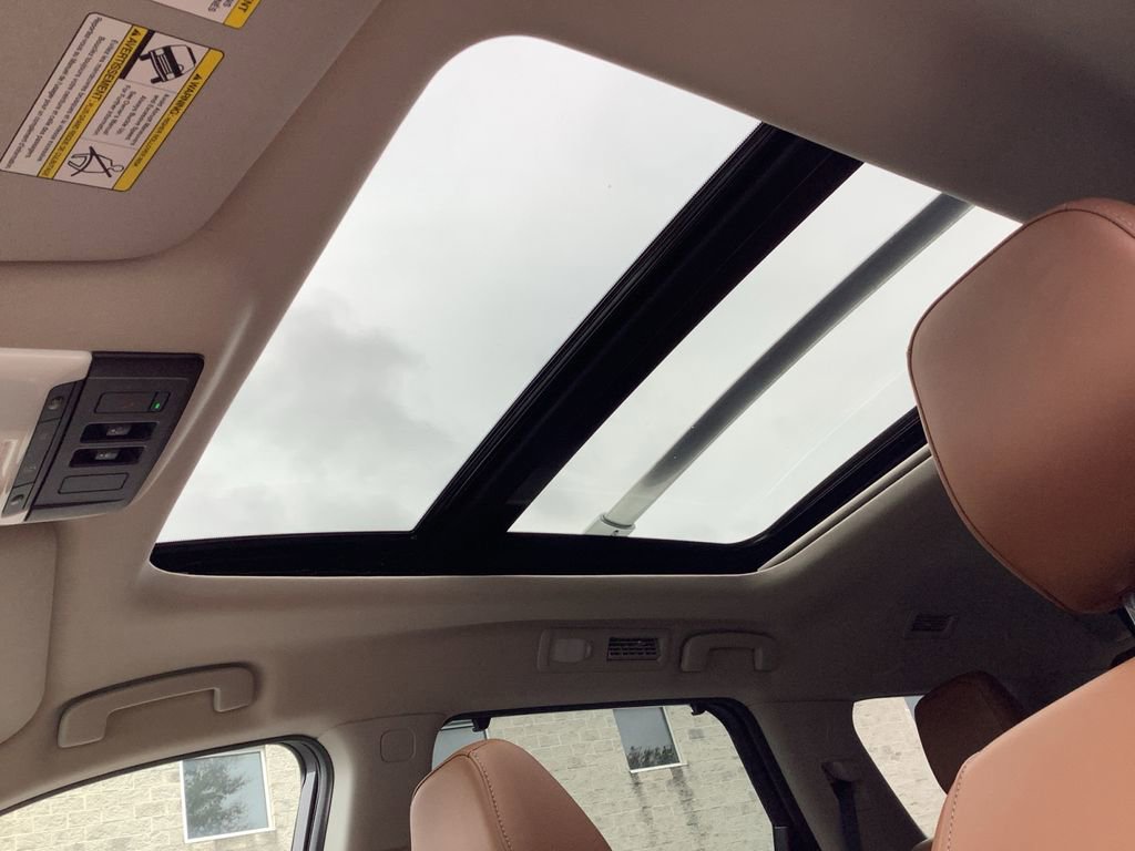 Used 2024 Nissan Pathfinder Platinum image 31