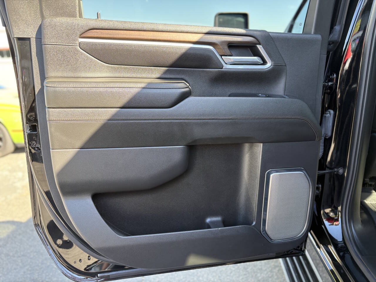 Used 2024 Chevrolet Silverado 2500 High Country w/ Midnight Edition AWD/4WD image 31