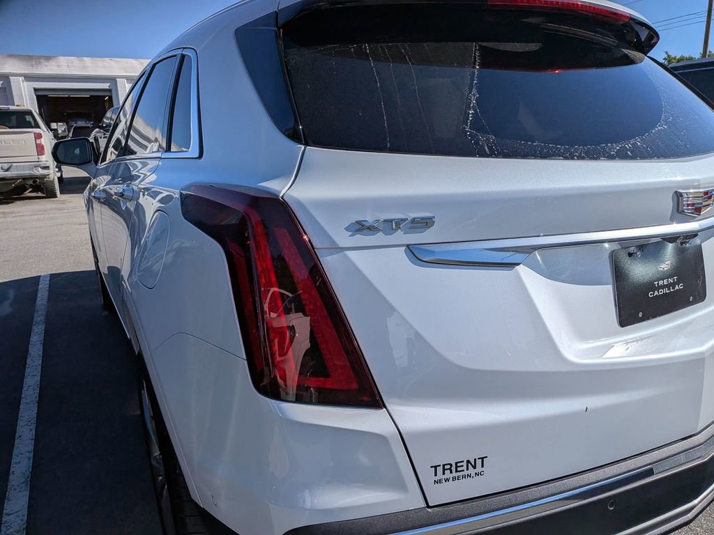 Certified 2024 Cadillac XT5 Premium Luxury w/ Technology Package FWD image 7