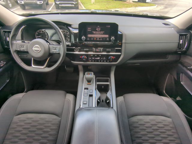 Used 2022 Nissan Pathfinder SV FWD image 17