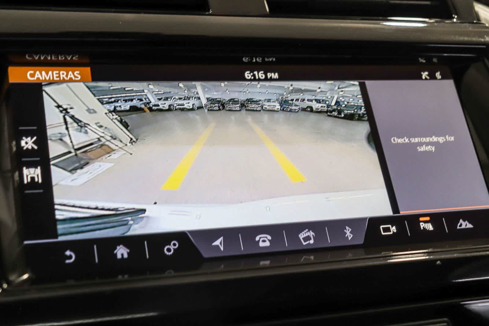 Used 2018 Land Rover Discovery HSE AWD/4WD image 24