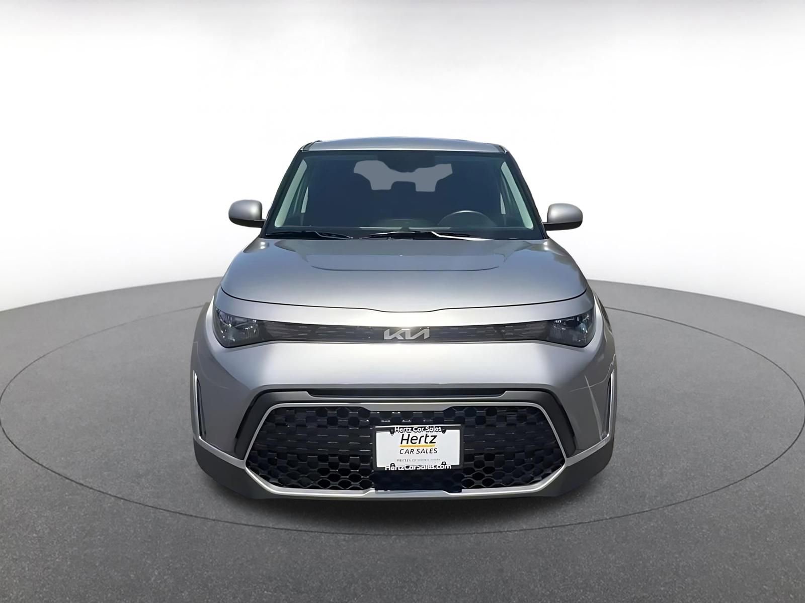 Used 2025 Kia Soul LX w/ LX Technology Package FWD image 4