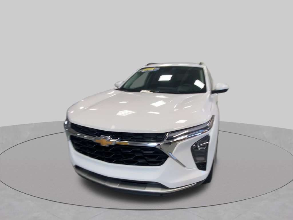 Certified 2025 Chevrolet Trax LT FWD image 5