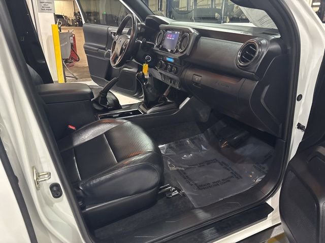 Used 2020 Toyota Tacoma TRD Sport w/ TRD Premium Sport Package image 38