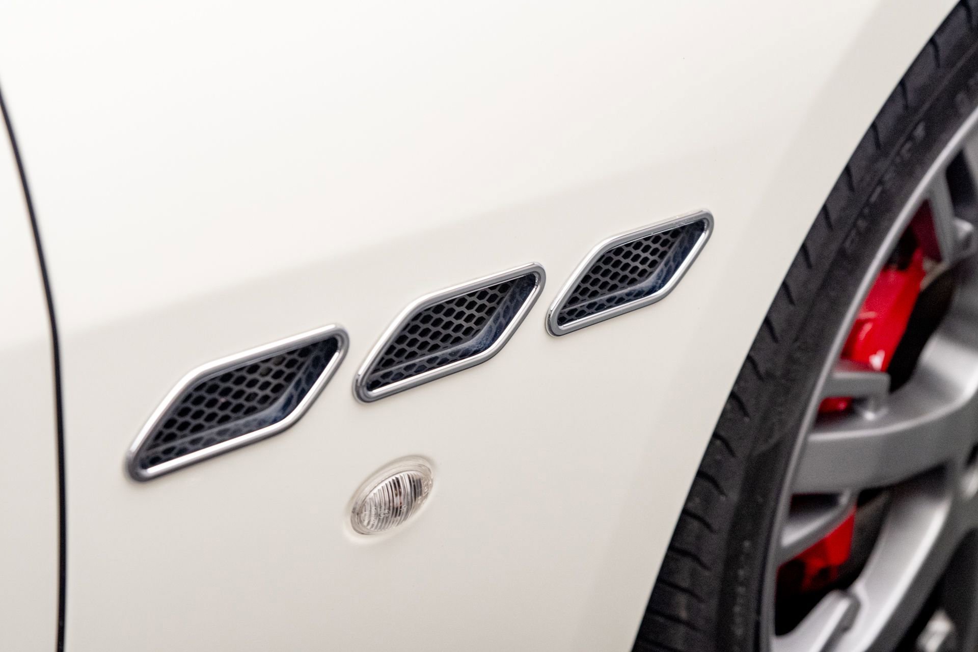 Used 2018 Maserati GranTurismo Sport image 46