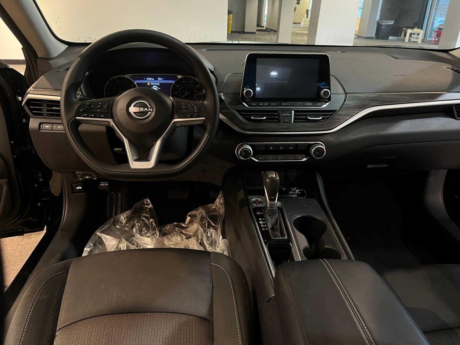 Used 2025 Nissan Altima 2.5 SV image 33