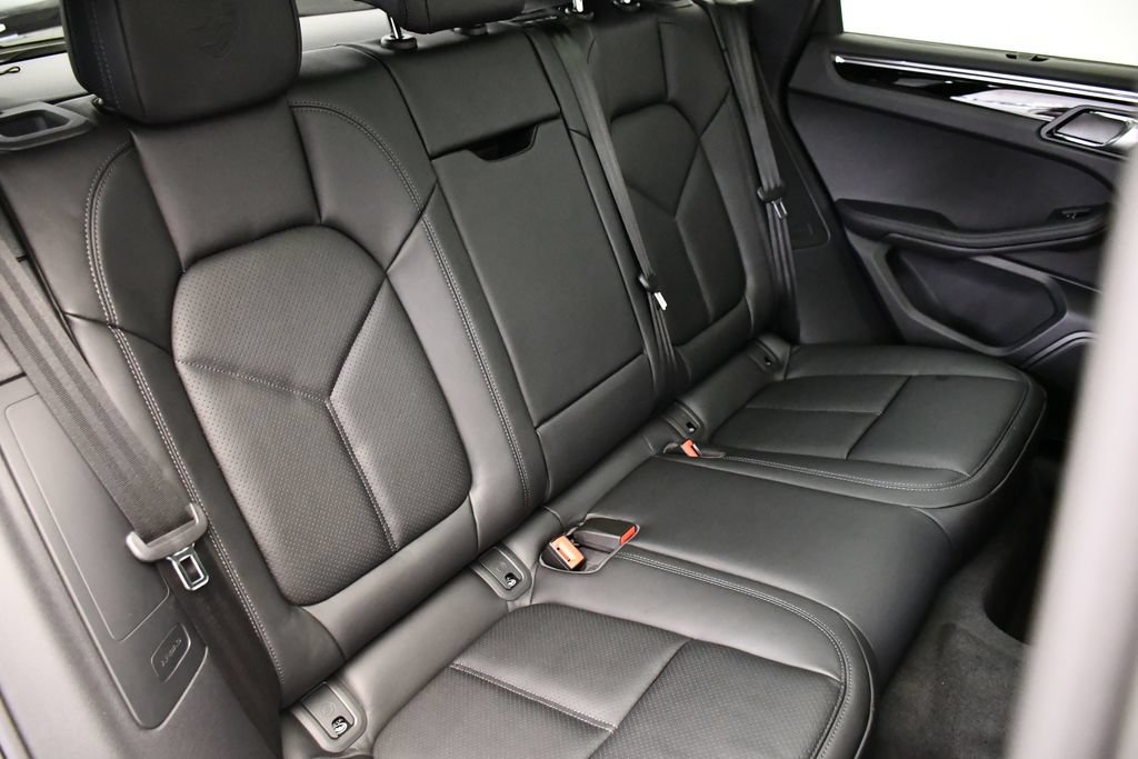 Certified 2026 Porsche Macan AWD/4WD image 57