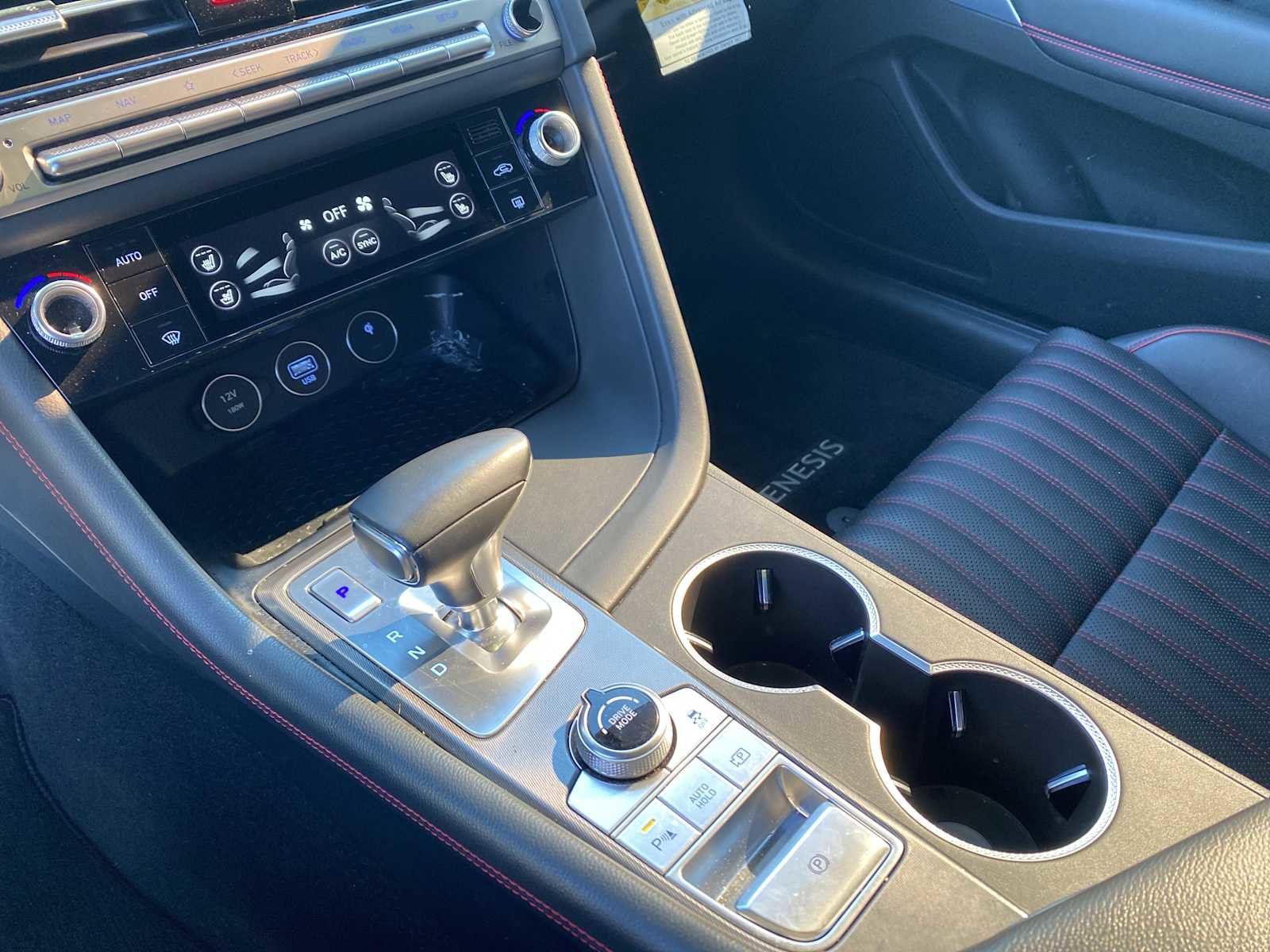 Used 2024 Genesis G70 2.5T w/ Sport Prestige Package image 17