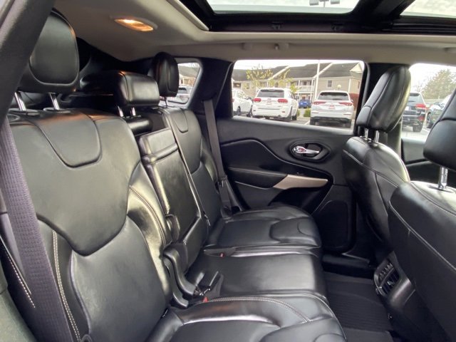 Used 2018 Jeep Cherokee Limited image 24
