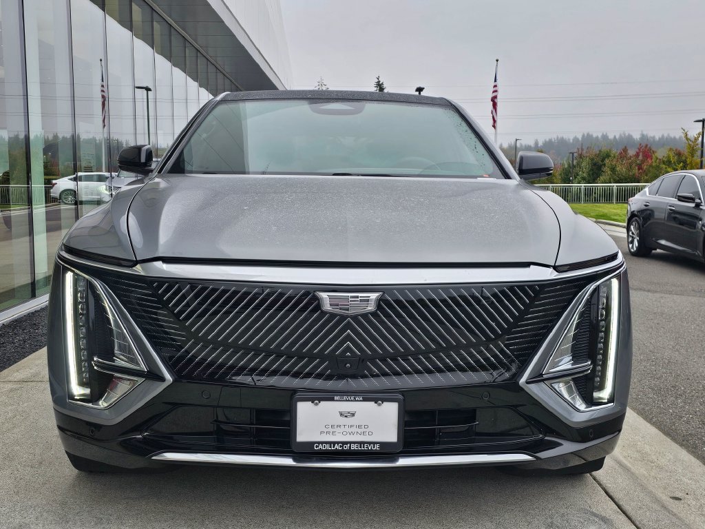 Certified 2024 Cadillac Lyriq Luxury AWD/4WD image 8