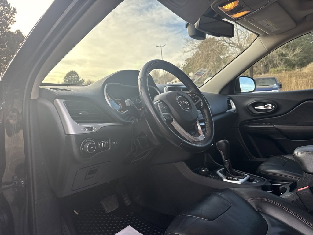 Used 2016 Jeep Cherokee Trailhawk w/ Comfort/Convenience Group image 11