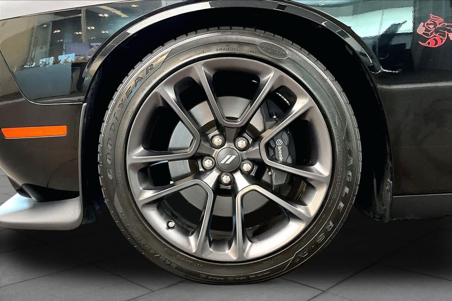 Used 2021 Dodge Challenger R/T Scat Pack RWD image 19