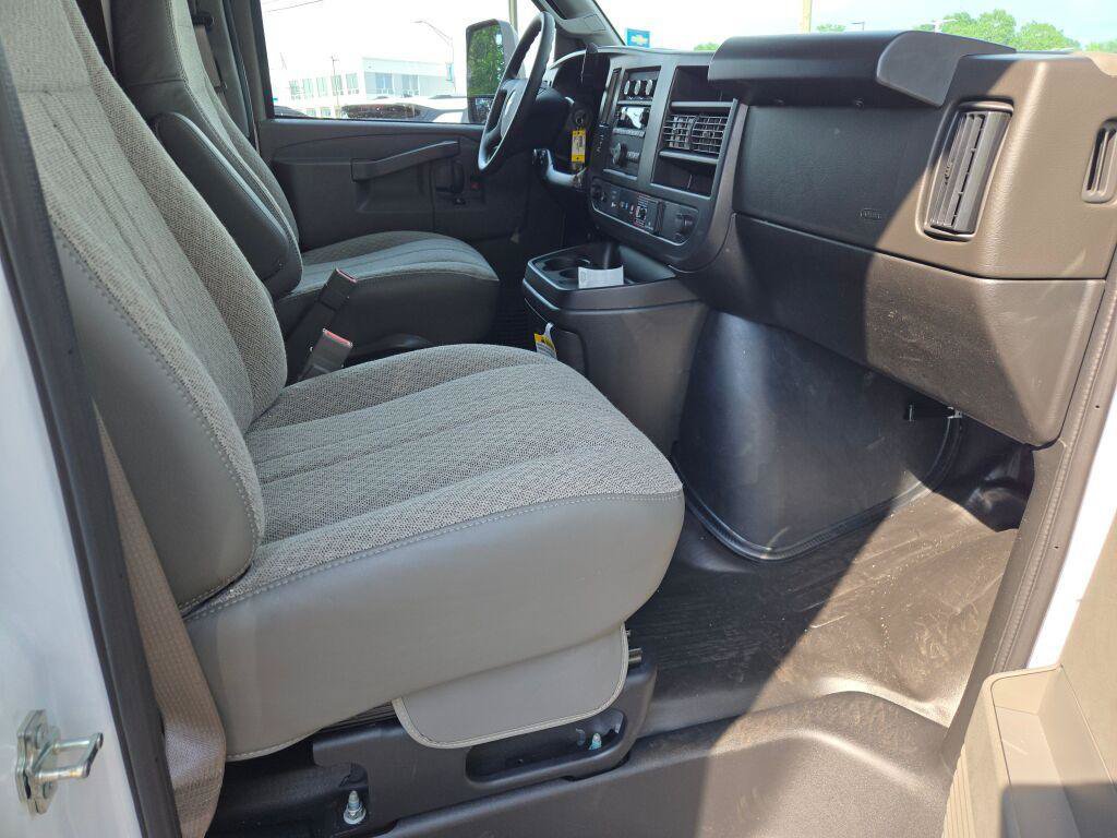 New 2026 Chevrolet Express 3500 w/ Power Convenience Package RWD image 11