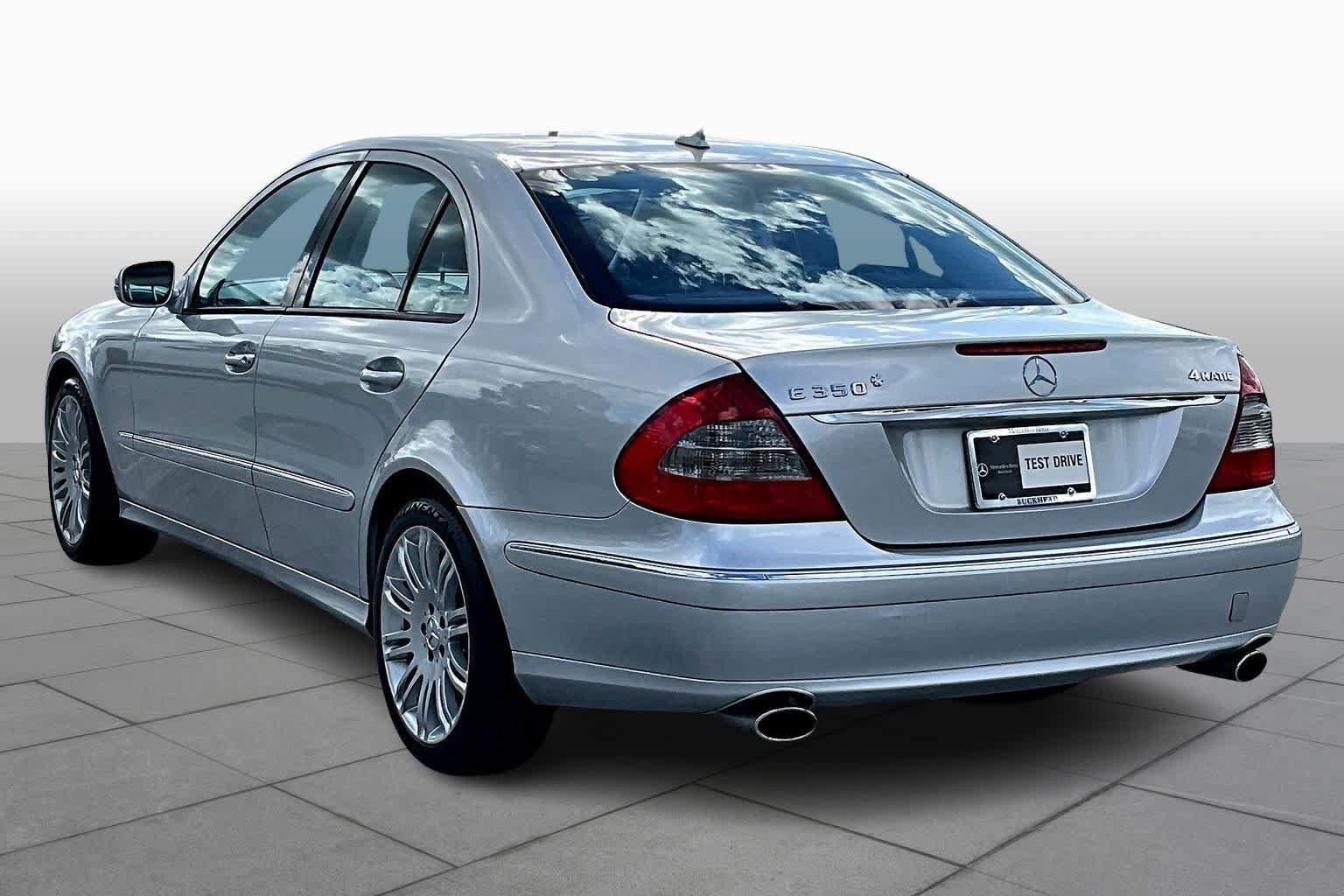 Used 2007 Mercedes-Benz E 350 4MATIC Sedan image 11